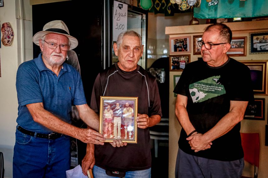 Jo&atilde;o Bosco Sobrinho, ex-&aacute;rbitro destaque brasileiro e da Fifusa, homenageado no Museu Esportivo de Maring&aacute; 